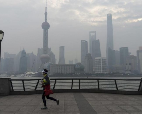 中共中央及國務院目標到2025年，主要污染物排放總量持續下降，單位國內生產總值二氧化碳排放，比2020年下降18%。路透社資料圖片