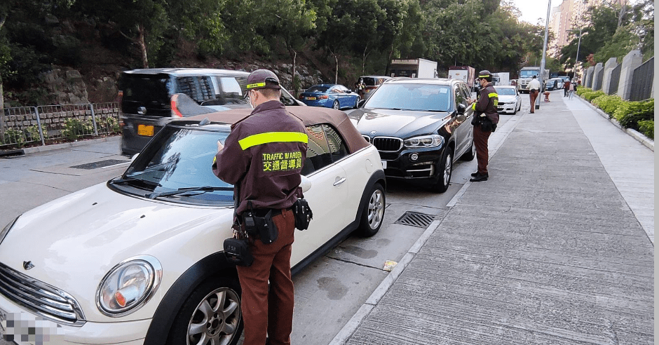 警九龍城打擊交通違規。警方圖片