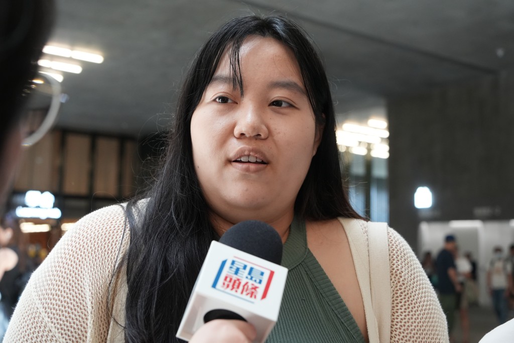 王小姐認為，政府推出連串活動及優惠感覺不錯「我覺得可以引起青年關注，促進對香港的了解」。吳艷玲攝