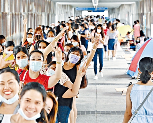 ■羅致光在網誌中提到，現時沒有準確統計有多少香港家庭正等待外傭到港。
