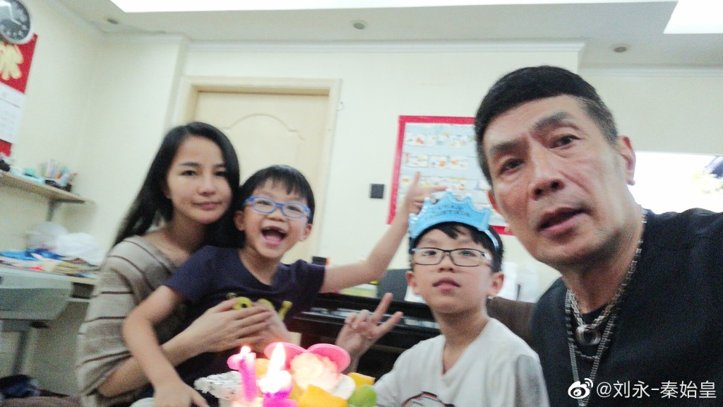 在2007年，劉永與比他年輕30歲的內地女子黃麗燕結婚並育有2名兒子。
