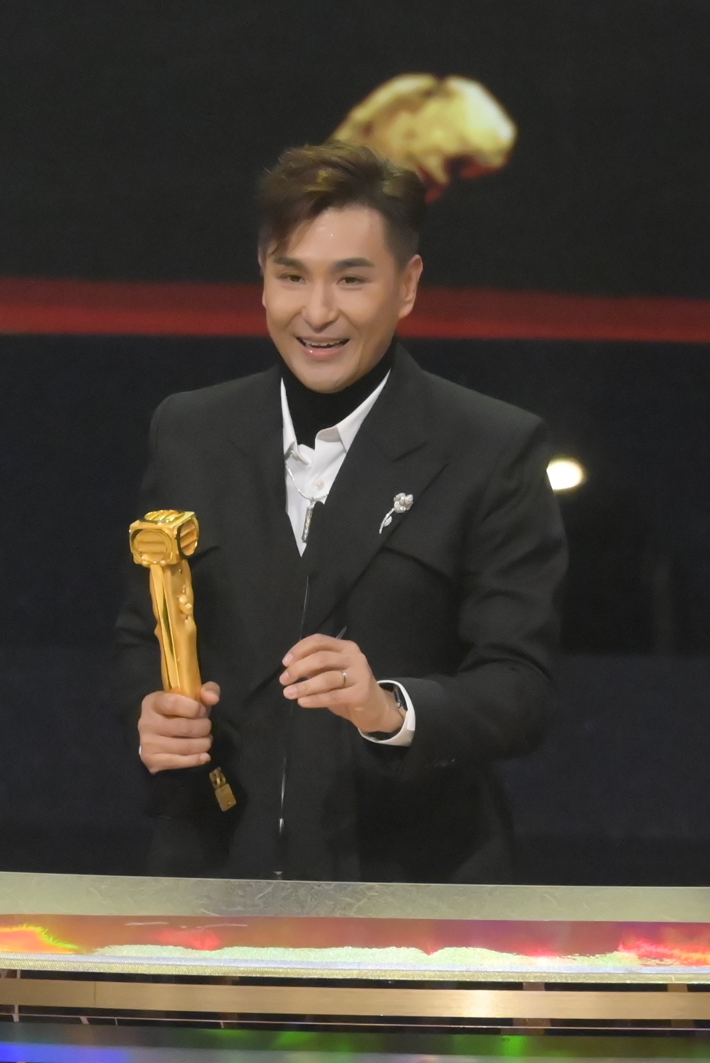 陈展鹏2023年凭《超能使者》在《万千星辉颁奖典礼2022》，成为「马来西亚最喜爱TVB男主角」，再登大马视帝。