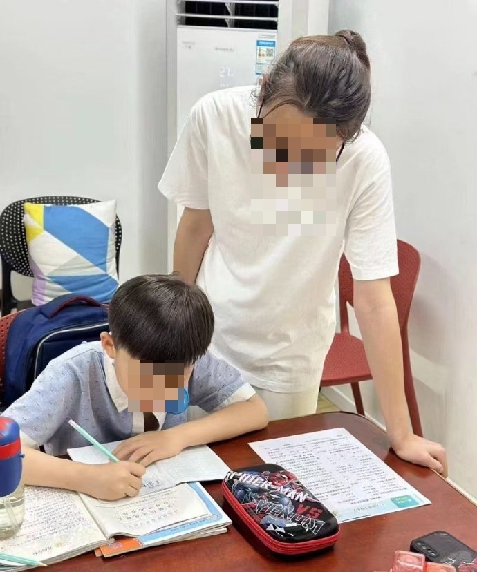 家長希望除了照顧小朋友外，還可以教導他們一些知識。 示意圖