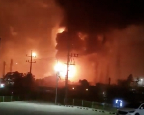 韓國樂天化工廠爆炸致數十人傷。(網圖)