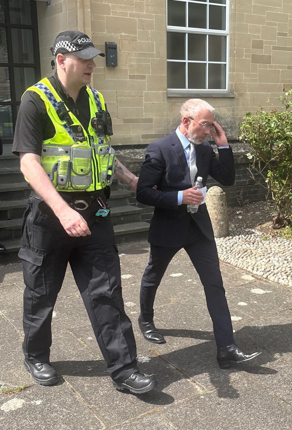 霍尔德（James Holder）被指借醉跟受害人回家并强奸。 美联社