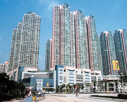 盈翠98年每呎4147元低開。