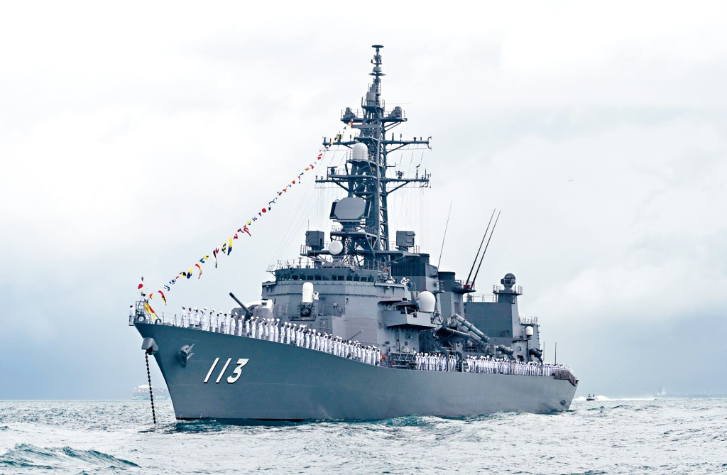 日本護衛艦「漣」號前日通過台灣海峽。