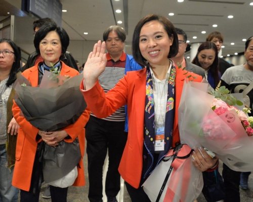 陈家佩(右)表示得票与泛民收窄成绩显著。