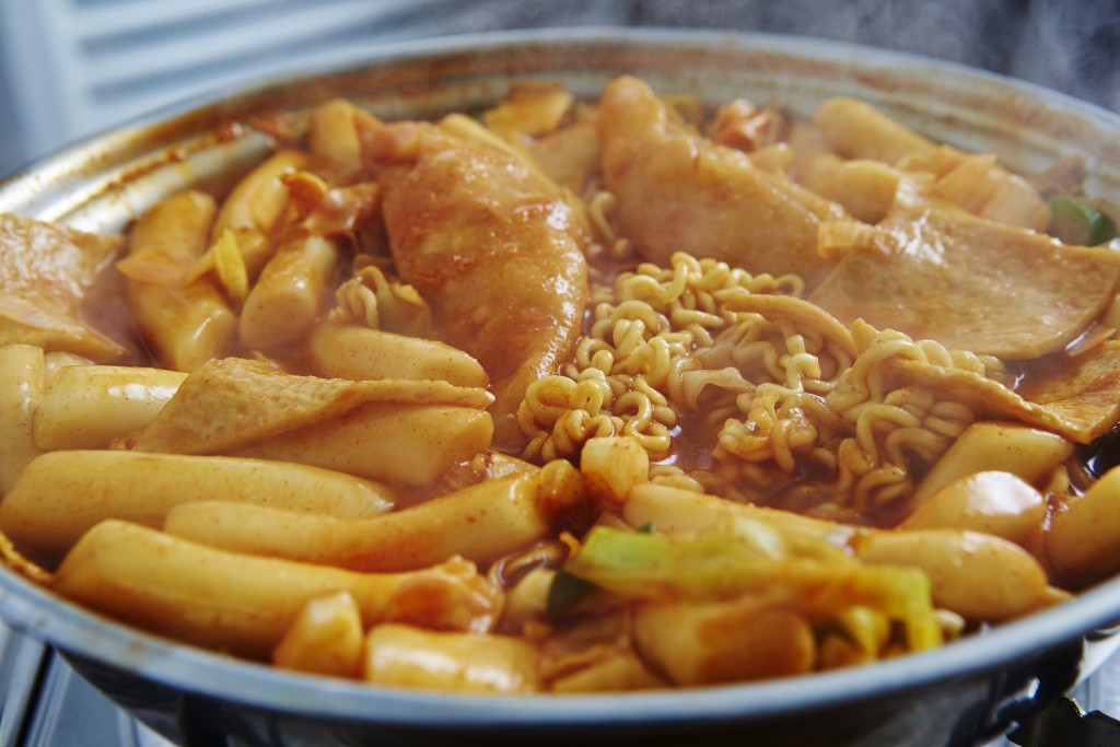 「韩式部队锅」食谱引起「种族主义」争议。 iStock图