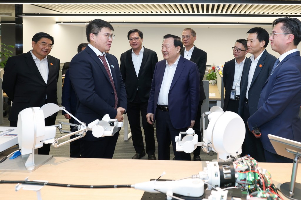 夏寶龍在國宏嘉信資本調研。 夏寶龍在國宏嘉信資本調研。