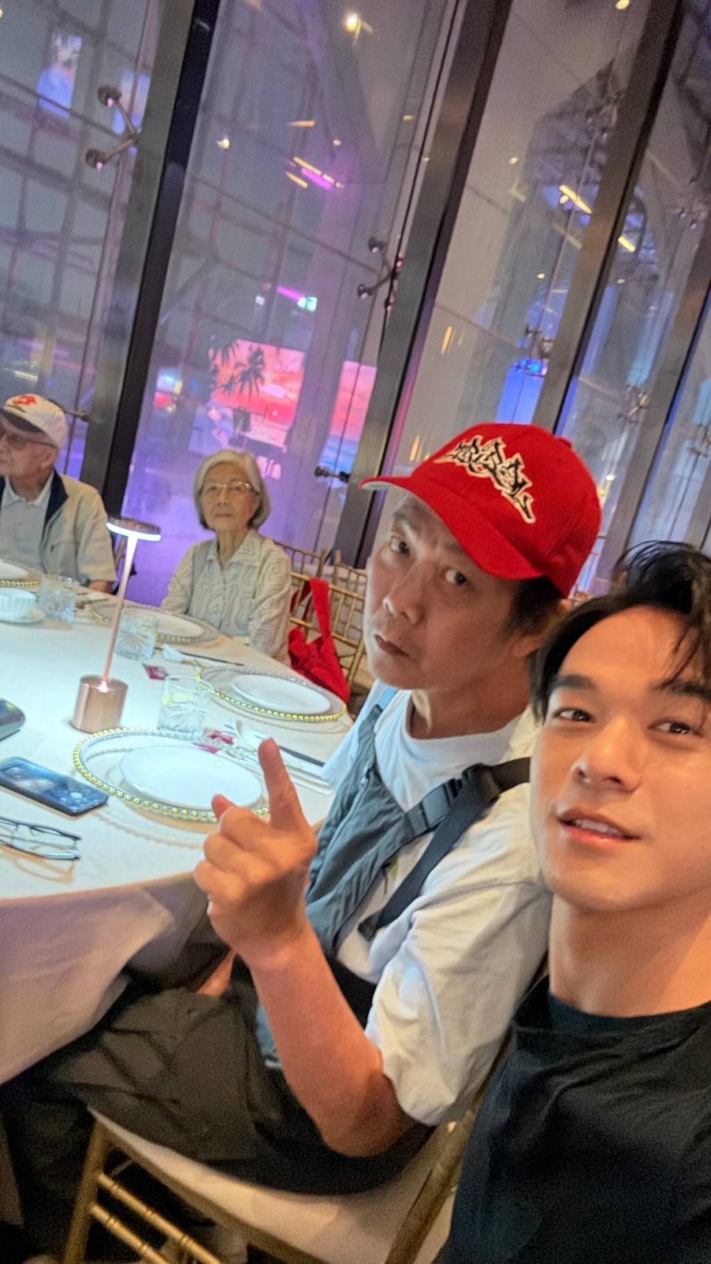 錢小豪與父母及兒子今年一齊慶祝父親節。 錢小豪與父母及兒子今年一齊慶祝父親節。