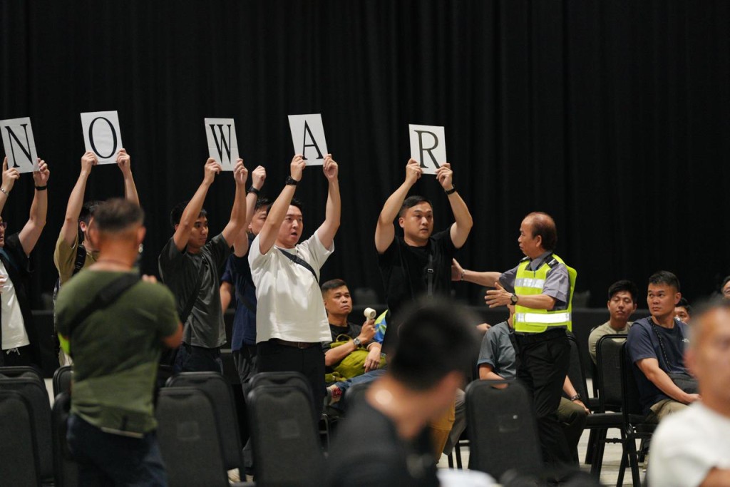 新界南總區今日(22日)聯同中國香港體育協會暨奧林匹克委員會、消防處、亞洲國際博覽館(亞博館)及香港危難應變醫學會於亞博館舉行代號為「勇箭」(STORM ARROW)的跨部門反恐演習。警方提供 新界南總區今日(22日)聯同中國香港體育協會暨奧林匹克委員會、消防處、亞洲國際博覽館(亞博館)及香港危難應變醫學會於亞博館舉行代號為「勇箭」(STORM ARROW)的跨部門反恐演習。警方提供
