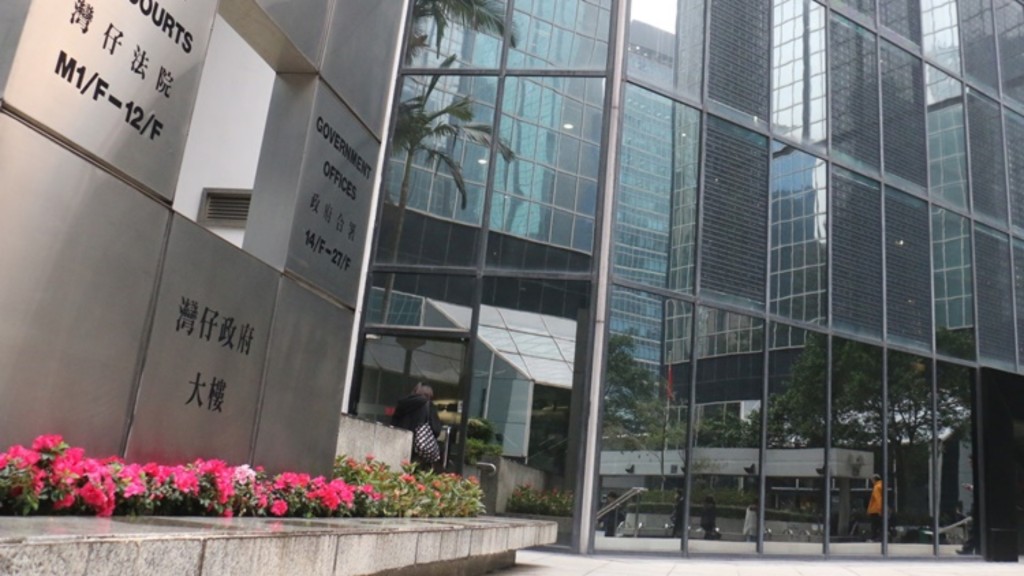 市民昨入稟區域法院索償。