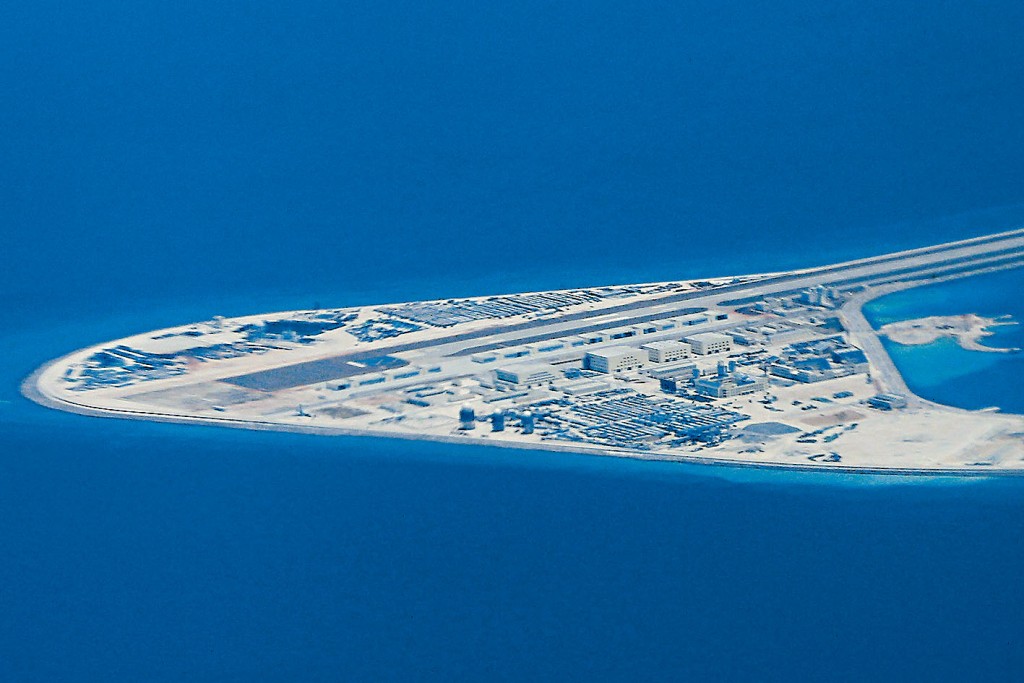 中国近年在南海礁岛加大建设。图为南沙渚碧礁。