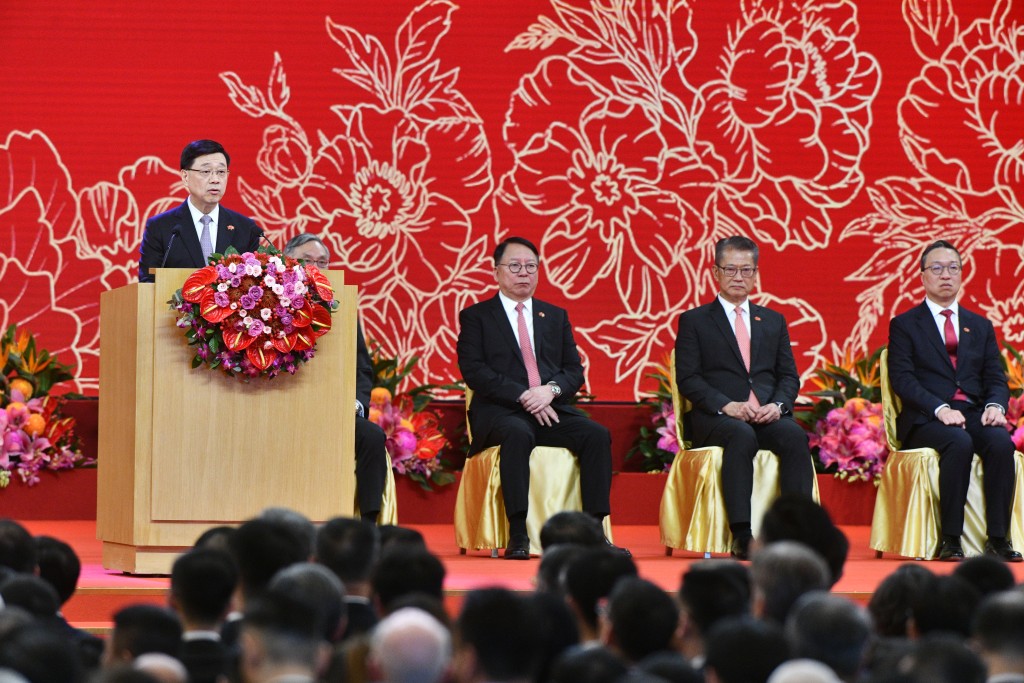 中华人民共和国成立七十五周年庆祝活动国庆酒会。（卢江球摄）