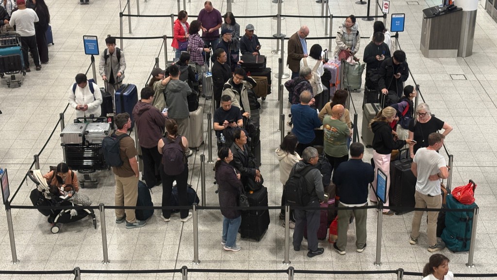 英國機場系統兩周內第2次發生問題。 美聯社 