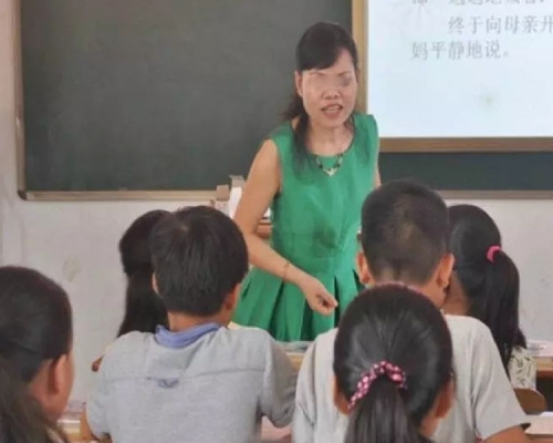 涉案的黃姓教師已被停職查辦。(網圖)
