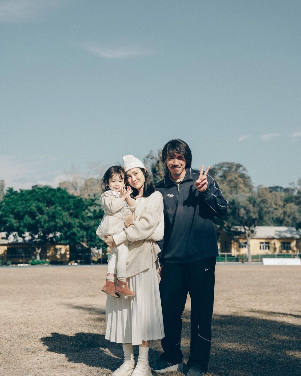 引來老婆Kay酸爆留言：「好正喎」。