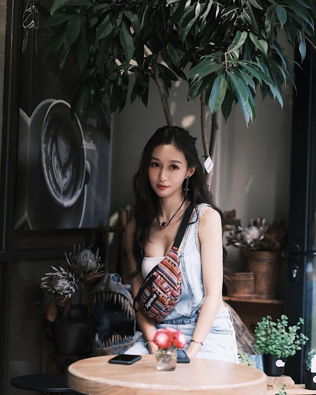 樂宜澄清相中黑影是「陰影」,並非走光。