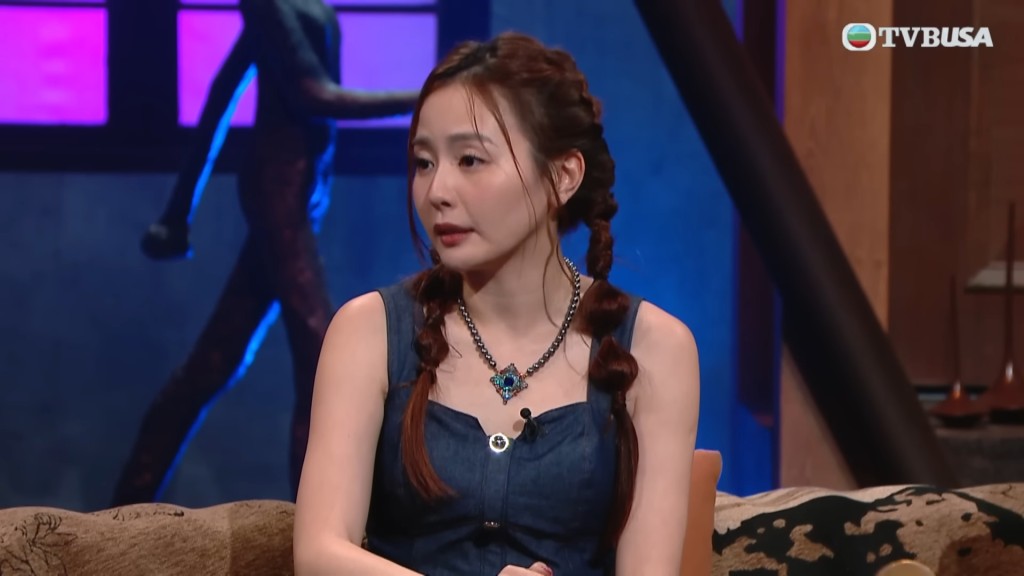 李蘊在《奇情谷》分享如何向子女交代離婚一事。 李蘊在《奇情谷》分享如何向子女交代離婚一事。