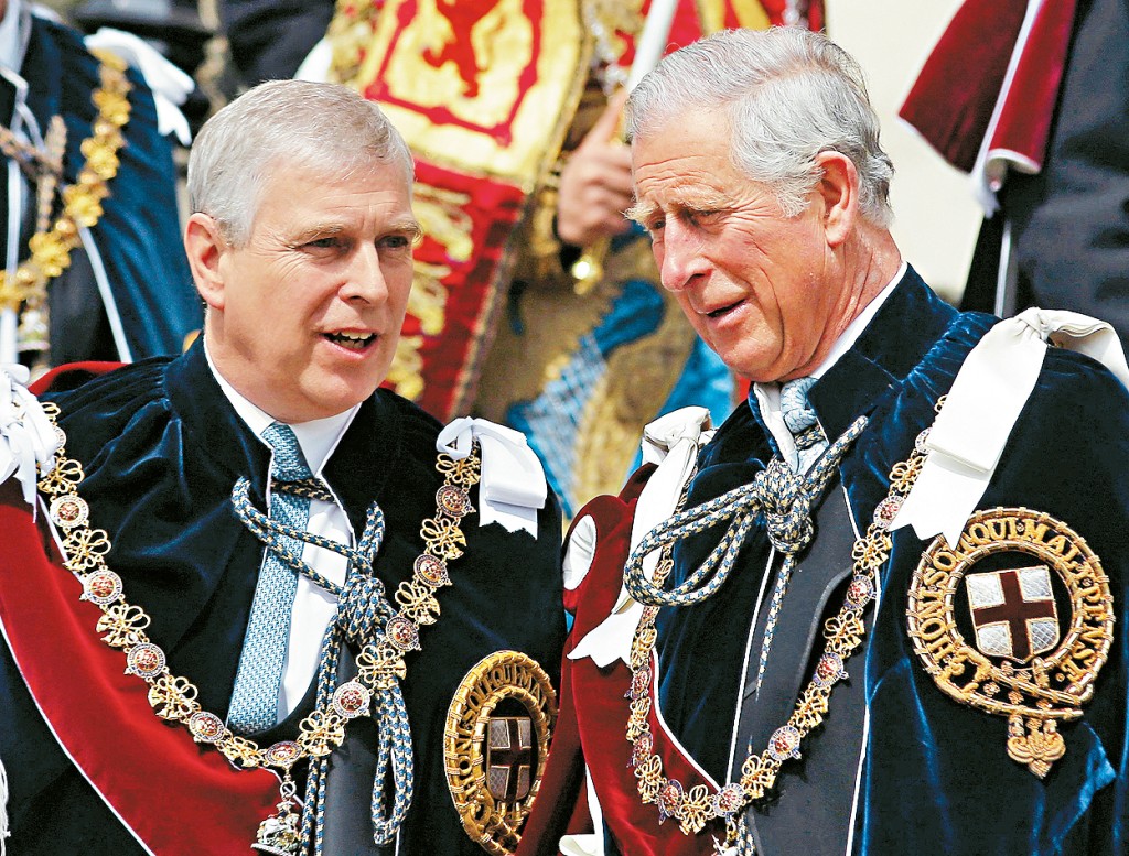 英王查理斯三世是安德魯的胞兄。