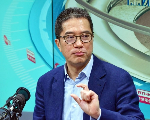 黃偉綸表明政府短期內不會再花時間討論報告建議外的其他土地選項。