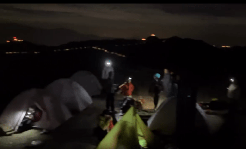 飛鵝山直升機停機坪是供政府飛行服務隊、消防、民安隊等進行緊急救援用途。