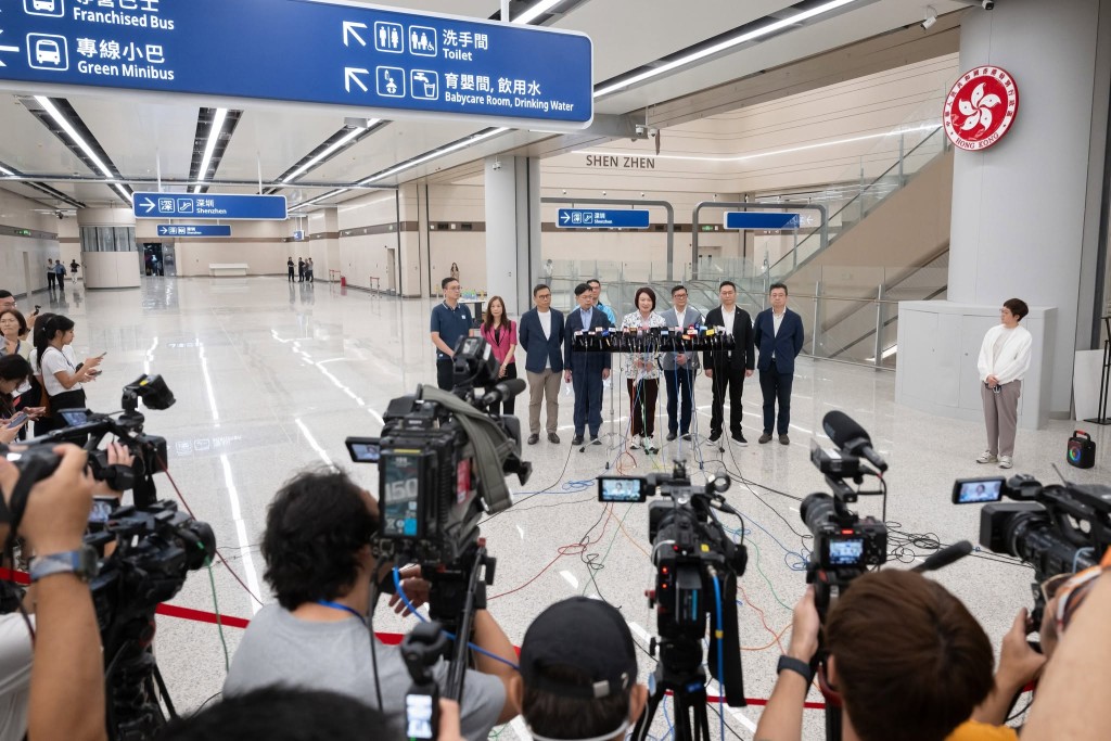 李慧琼表示議員均希望運輸署能盡快公布相關的公共交通安排。 李慧琼表示議員均希望運輸署能盡快公布相關的公共交通安排。