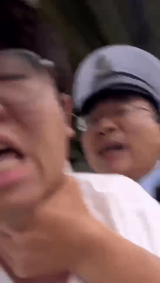 浙江交警锁喉执法，反问「暴不暴？」 