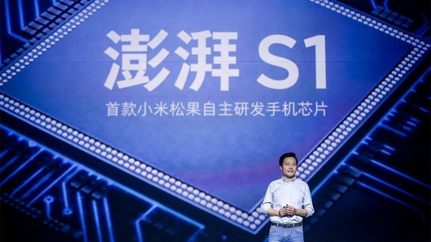 雷军承认自行研发晶片遇上巨大困难。网图