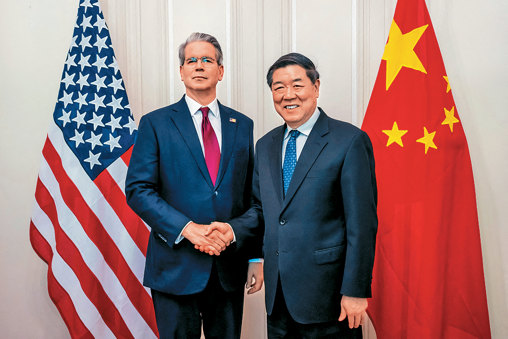 去年5月，国务院副总理何立峰和美国财长贝森特在日内瓦会面。