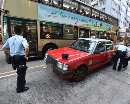 被搶刧的士下午在馬頭角道尋回。