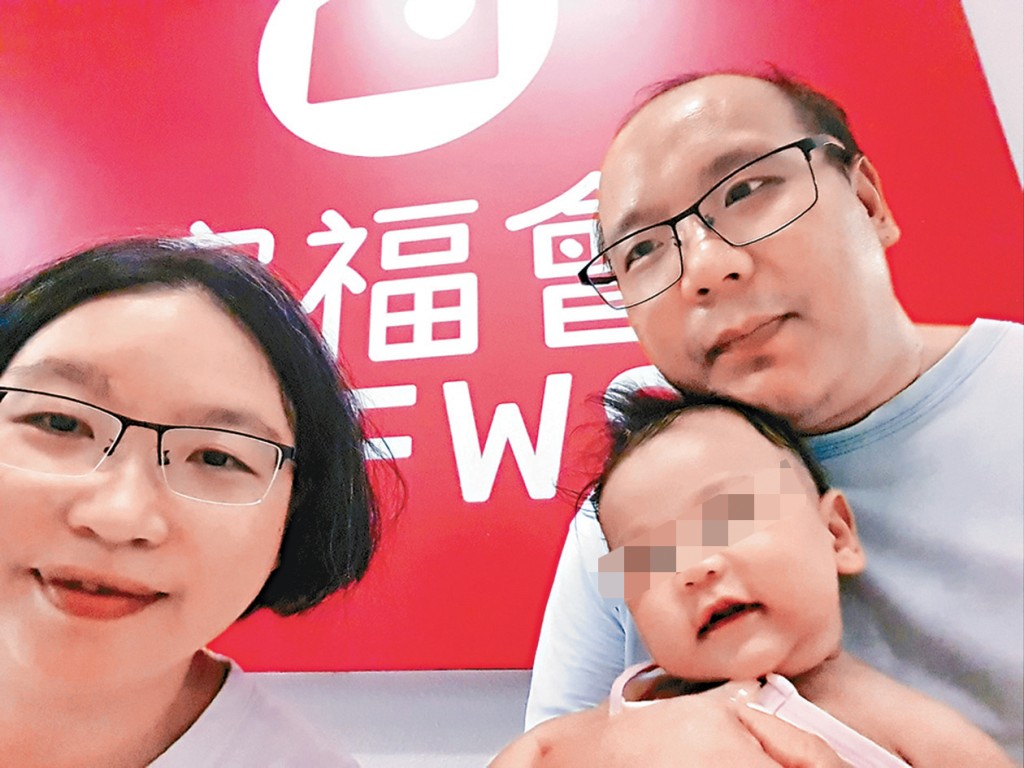 Danny送到社署收容所已经一星期，父母曾先生及关女士昨日首次获批准探望。