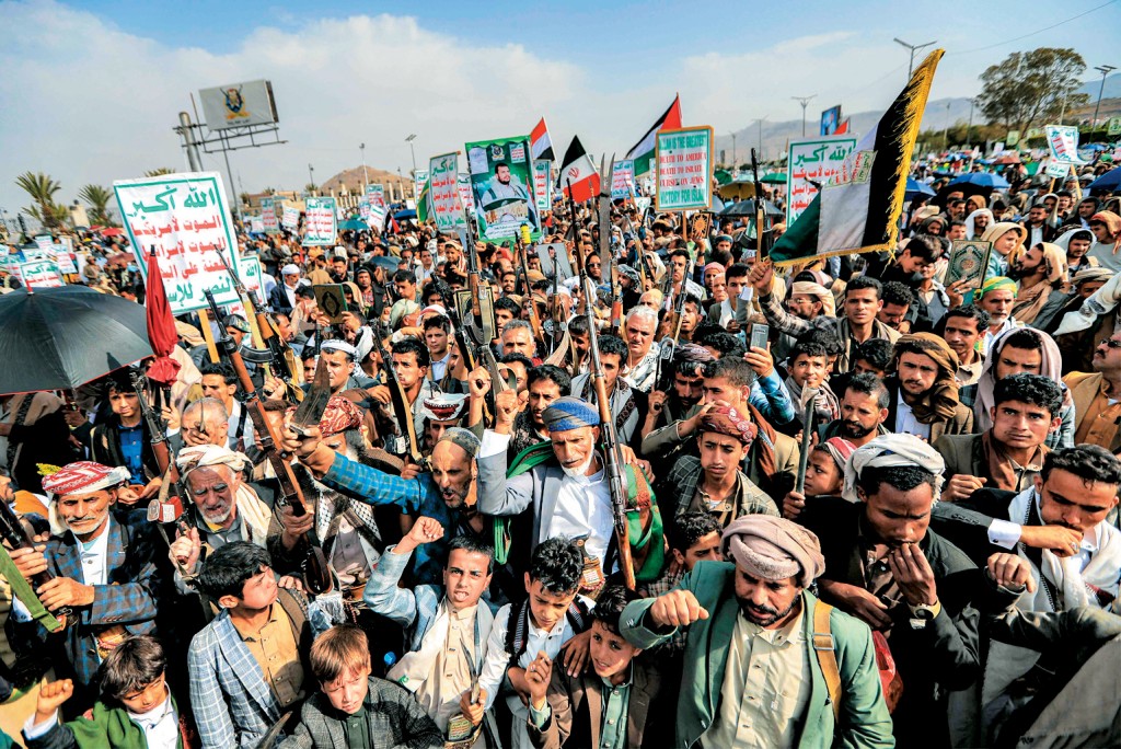 也門叛軍胡塞武裝的支持者上周五在首都薩那集會支持伊朗。　