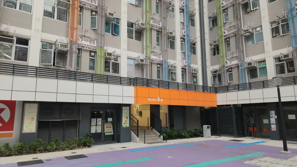 啟德簡約公屋1歲女童昏迷 無呼吸脈搏送院搶救。黎志偉攝