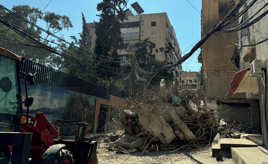 真主党高层指挥官舒库尔在以色列空袭贝鲁特郊区袭击中丧生。新华社