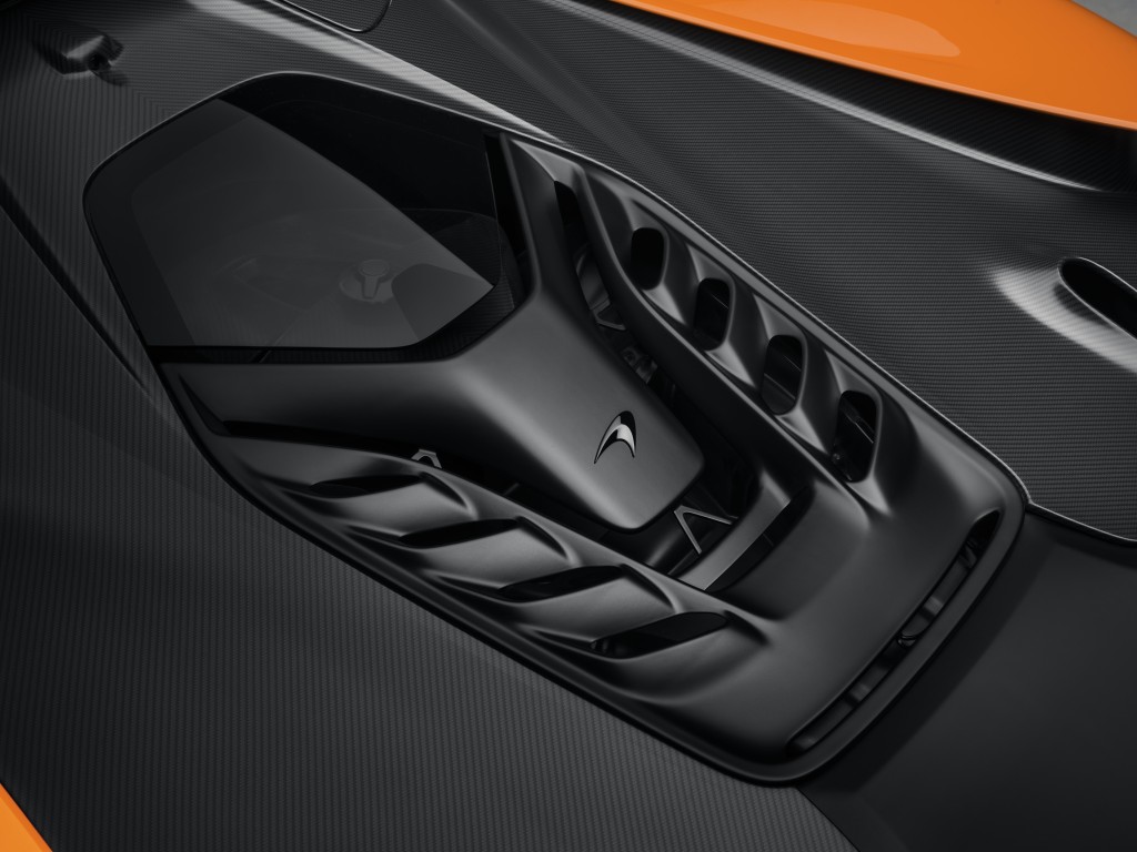 全新McLaren W1極級混能超跑登場，應用全新設計4公升V8雙Turbo引擎。