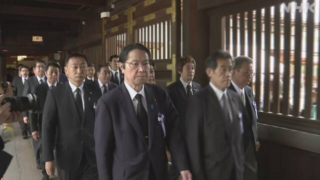日本國會議員去年8月集體參拜靖國神社。網上圖片