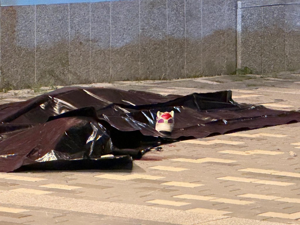 女子的身體被分開三截,死狀恐怖。 女子的身體被分開三截,死狀恐怖。