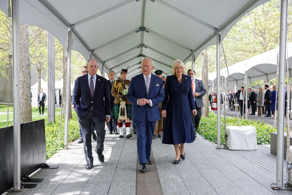 英王访纽约911遗址悼念，参观了位于美国纽约市的911纪念馆。 路透社