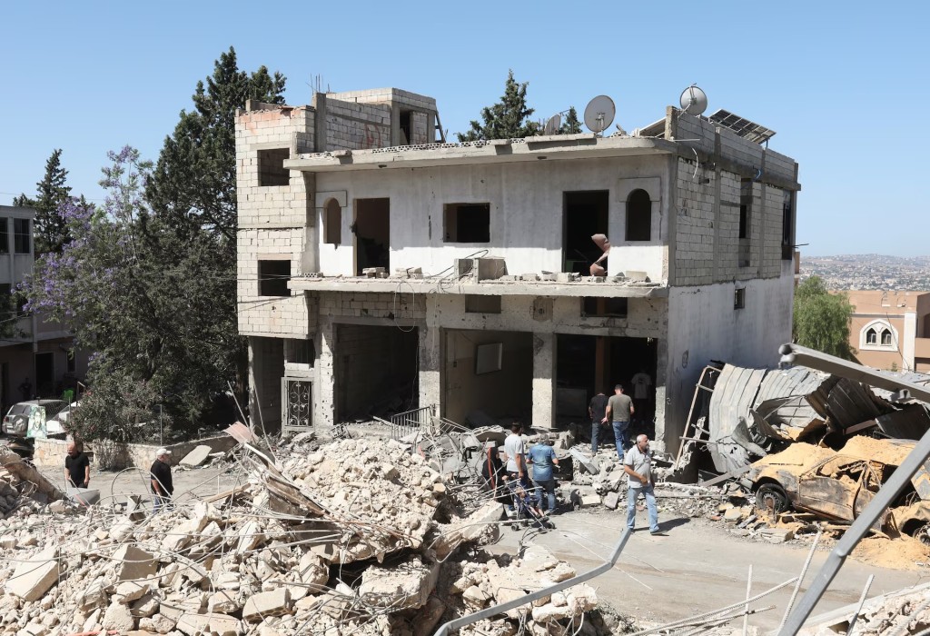在黎巴嫩與以色列邊境發生衝突的邊境地區，有房屋損毀。路透社