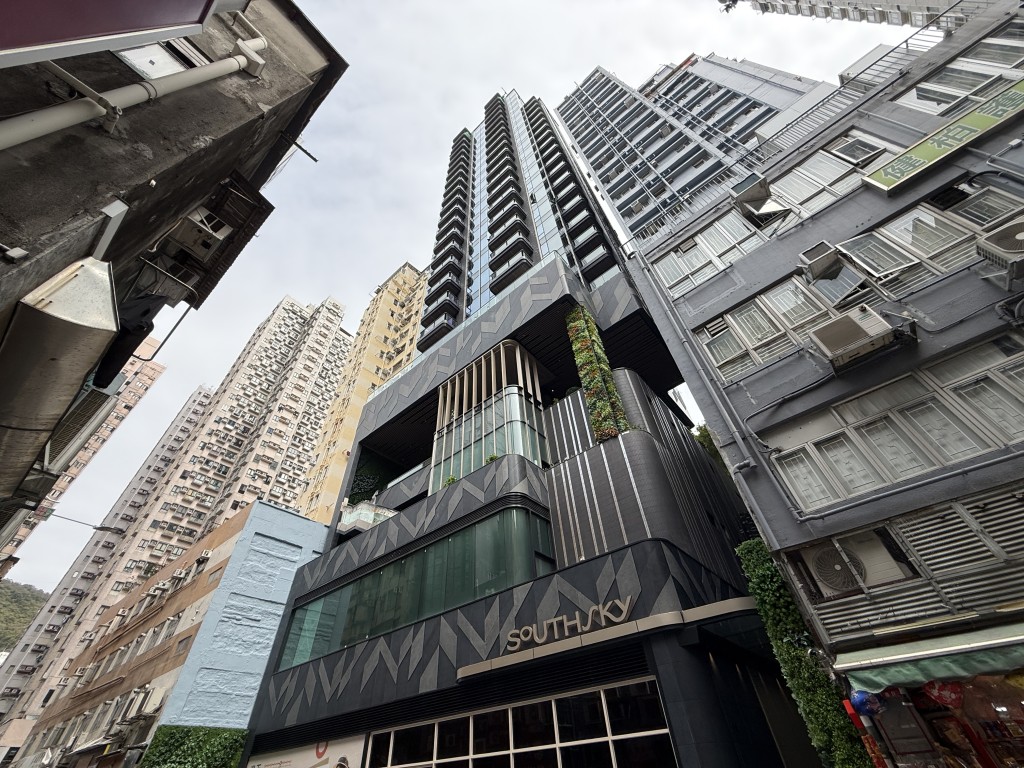 許靖韻前年買入英皇國際旗下香港仔澄天1個海景1房戶。 許靖韻前年買入英皇國際旗下香港仔澄天1個海景1房戶。