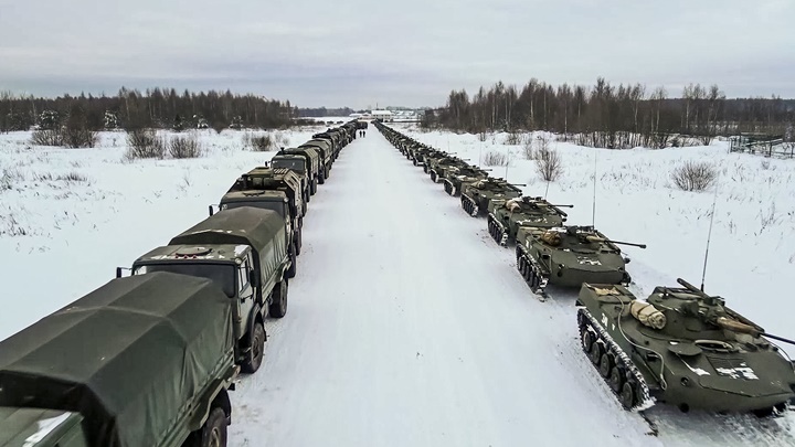 俄軍進入哈薩克協助平亂。AP圖片