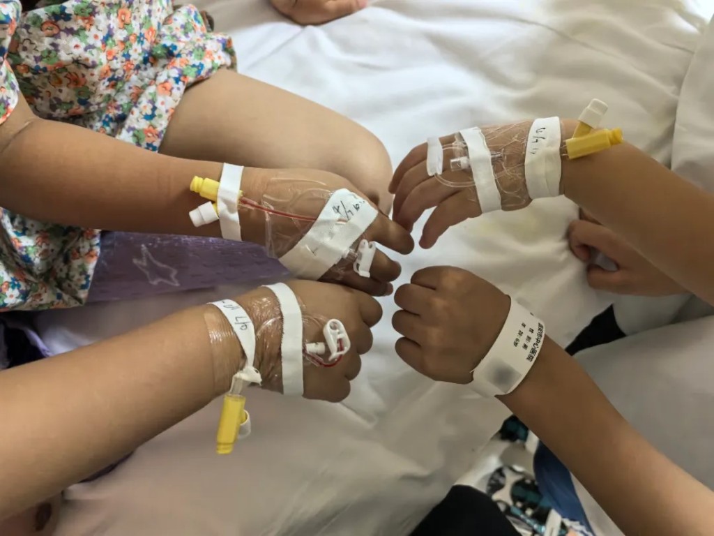 甘肅天水市麥積區褐石培心幼稚園233名幼兒被查出血鉛異常。鳳凰網 甘肅天水市麥積區褐石培心幼稚園233名幼兒被查出血鉛異常。鳳凰網