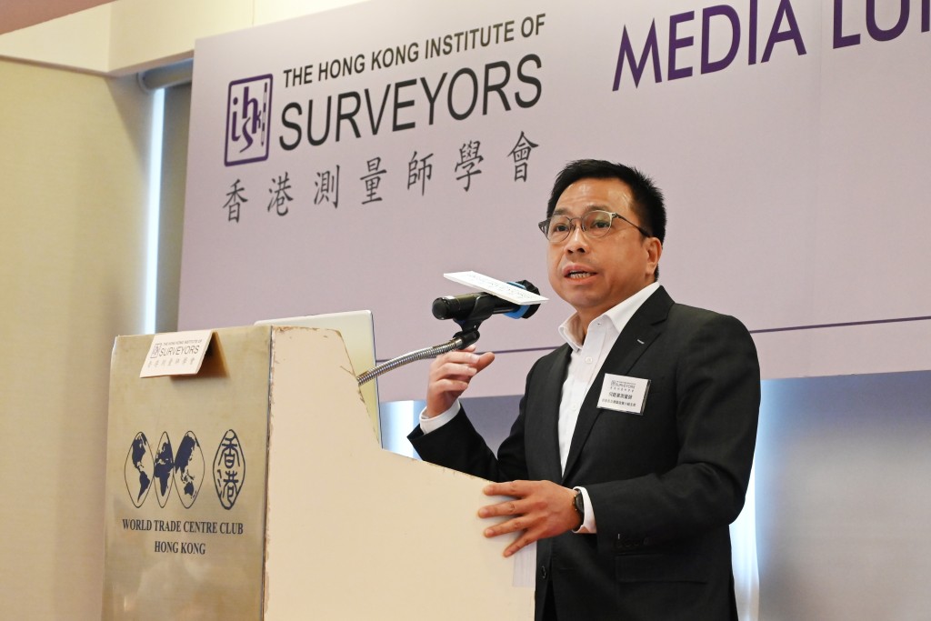 何鉅業坦言,僅靠政府部門的刑事或違規紀錄,難以察覺「低進高走」等隱蔽行為。資料圖片 何鉅業坦言,僅靠政府部門的刑事或違規紀錄,難以察覺「低進高走」等隱蔽行為。資料圖片