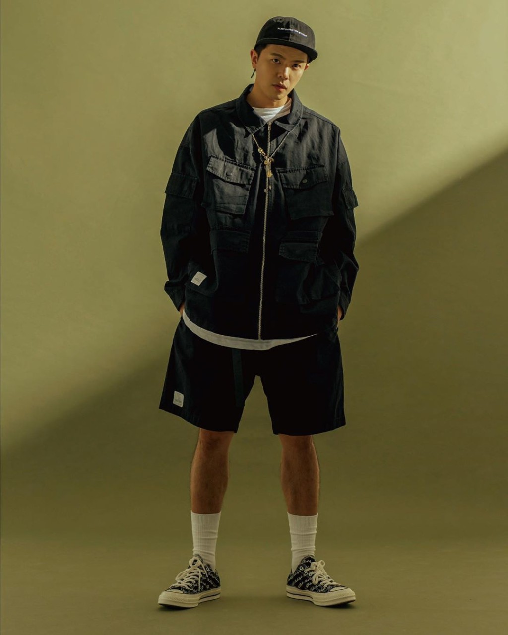 「小鬼」黄鸿升上月在寓所猝逝。