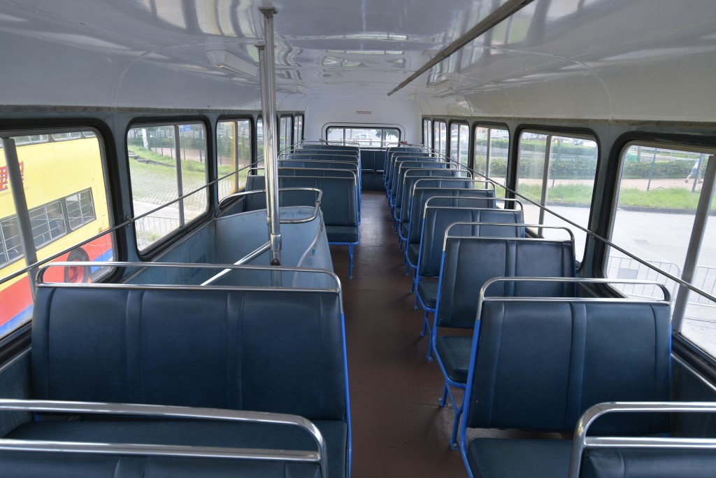 珍寶巴土是首批設有 「3+2」座位的巴士。陳浩元攝