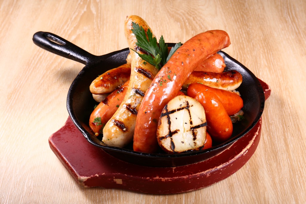 德式香腸拼盤 $248/B      香腸是德國名食，這裏至少供應四至五款傳統肉腸，有的煎香，有的水煮，味道和口感都各有風味。