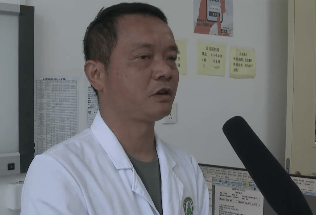 医生指女事主入院时已被诊断出大脑因高温受损，需随即转入ICU。