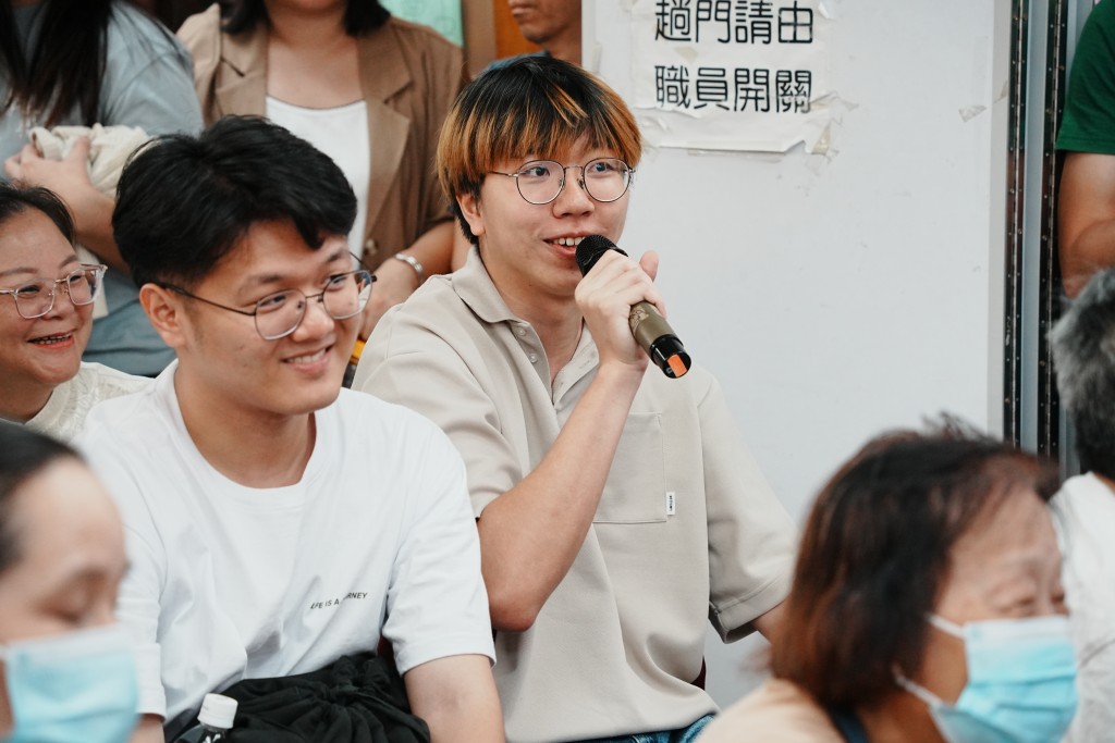 有近80名居民出席，不少人都對施政報告作出回應。汪旭峰攝